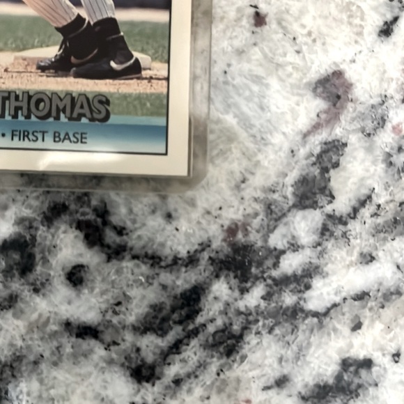 1991 Ultra Rare Donruss Frank Thomas baseball card with no dot after INK error. - Picture 6 of 7